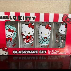 New Hello Kitty Christmas/Holiday Glassware Set
